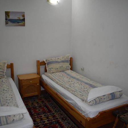 Хотел-Механа Павлова Къща Chiprovtsi Exterior photo
